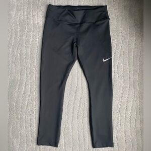Nike Dri-Fit Cropped Leggings with Back Pocket Women’s Size M